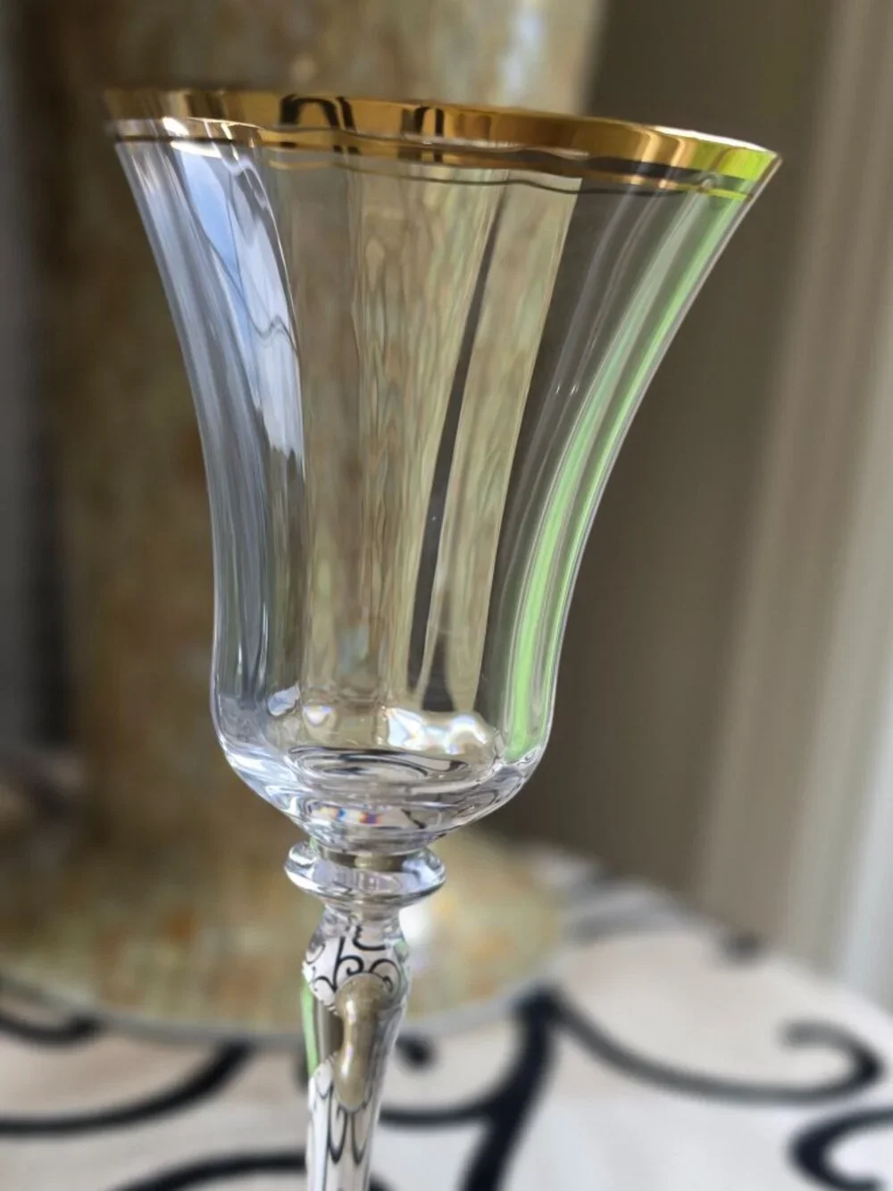 Mikasa Jamestown Crystal Gold Trim Blown Glass (Austria) D/C 12 wine glasses